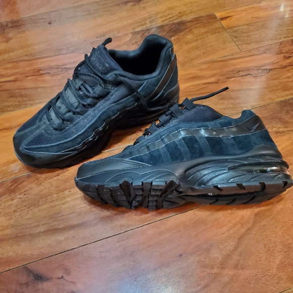 Nike Air Max '95 Shoes - Picture 2 of 10